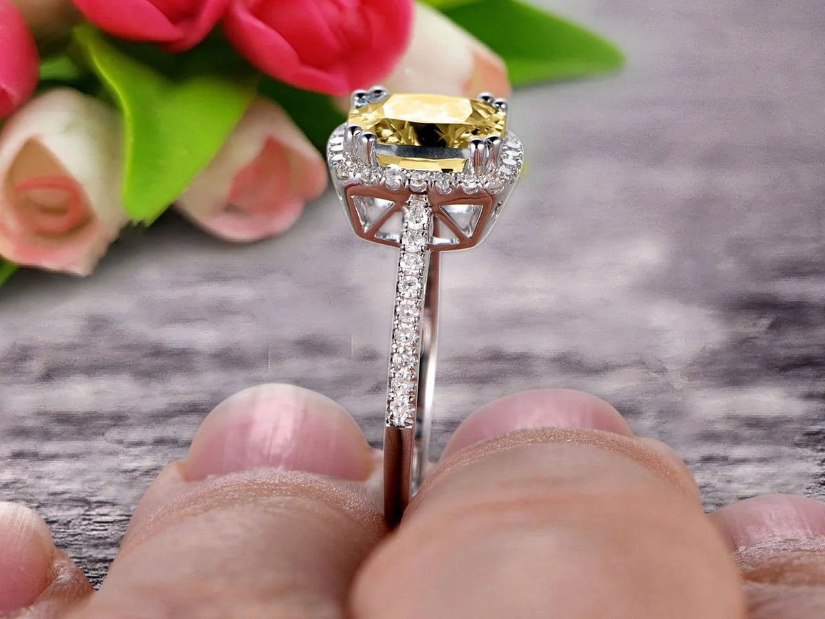 10k White Gold Halo Engagement Ring I58585