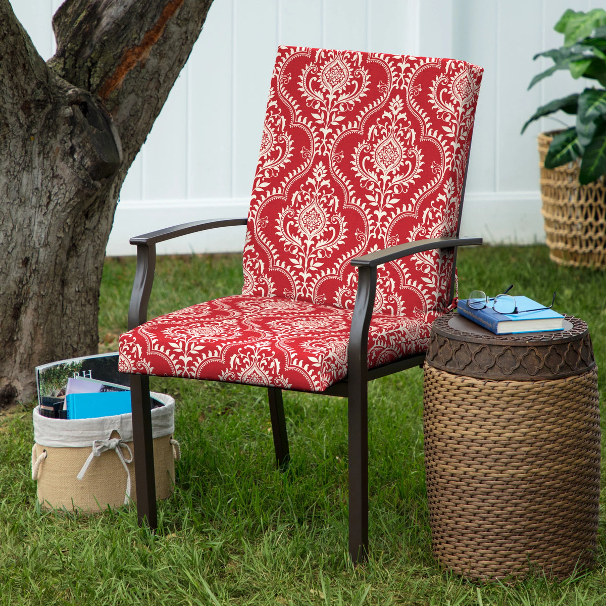 Red Medallion Rectangle Patio Chair Cushion C59158