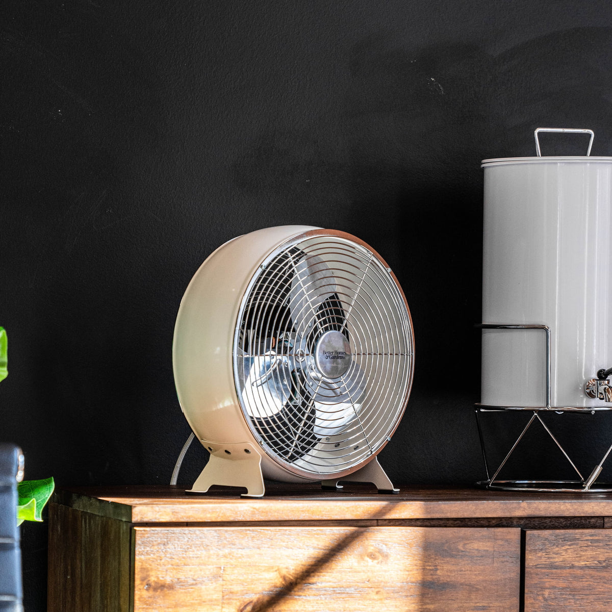 9 inch Retro Table Drum Fan C594921