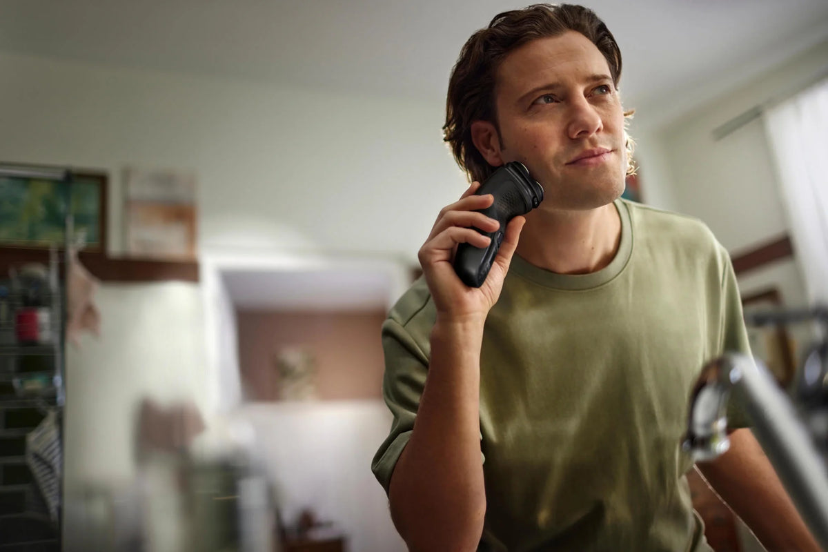 Cordless Electric Shaver with Pop-Up Trimmer O709