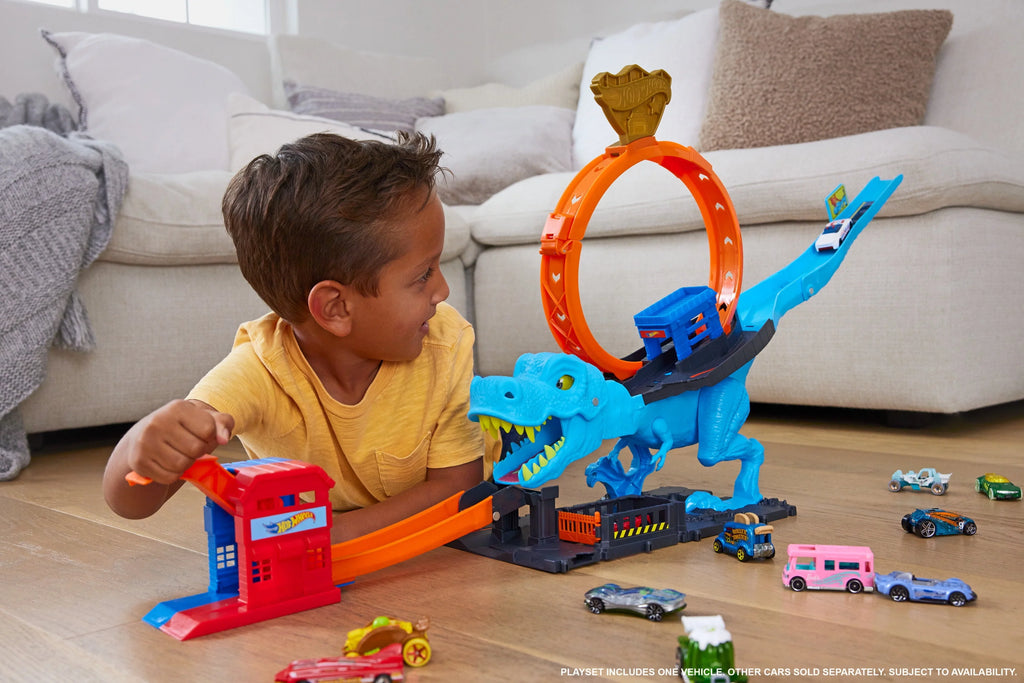 Track Set with Loop & 1:64 Scale Toy Car X515