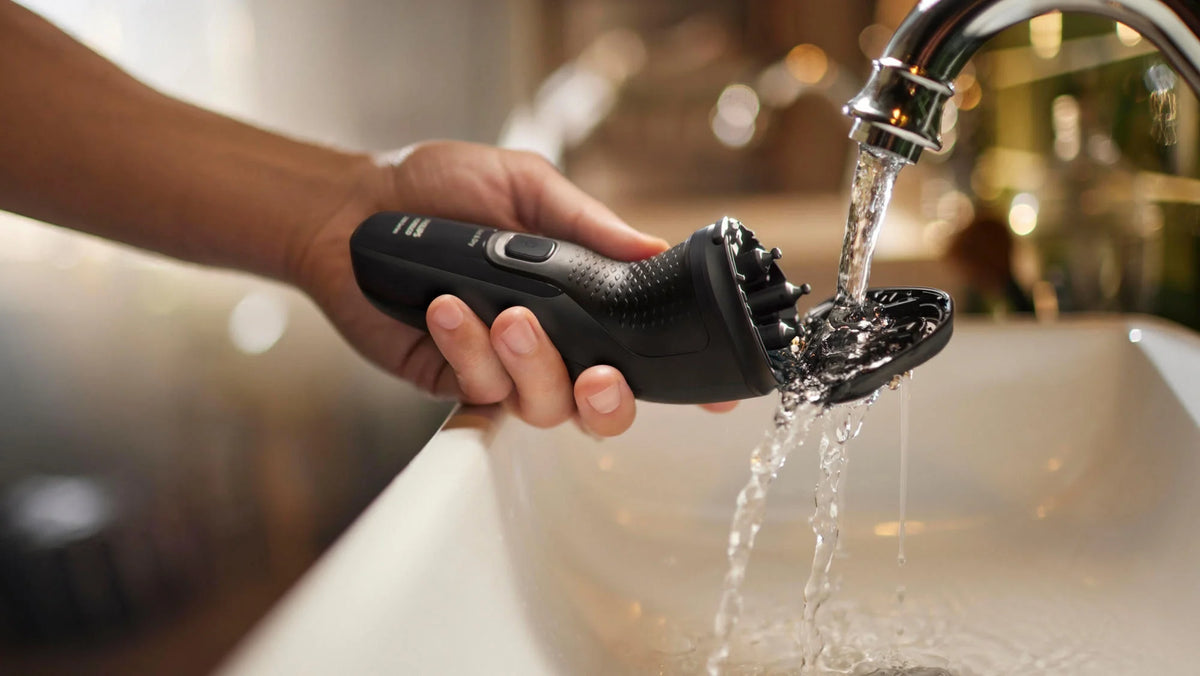Cordless Electric Shaver with Pop-Up Trimmer O709