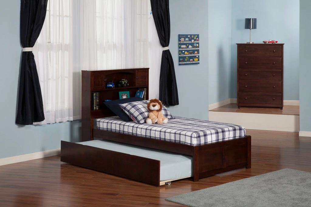 Twin Solid Wood Platform Bed with Footboard & Trundle in Walnut Q127