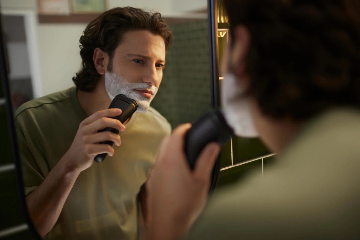 Cordless Electric Shaver with Pop-Up Trimmer O709