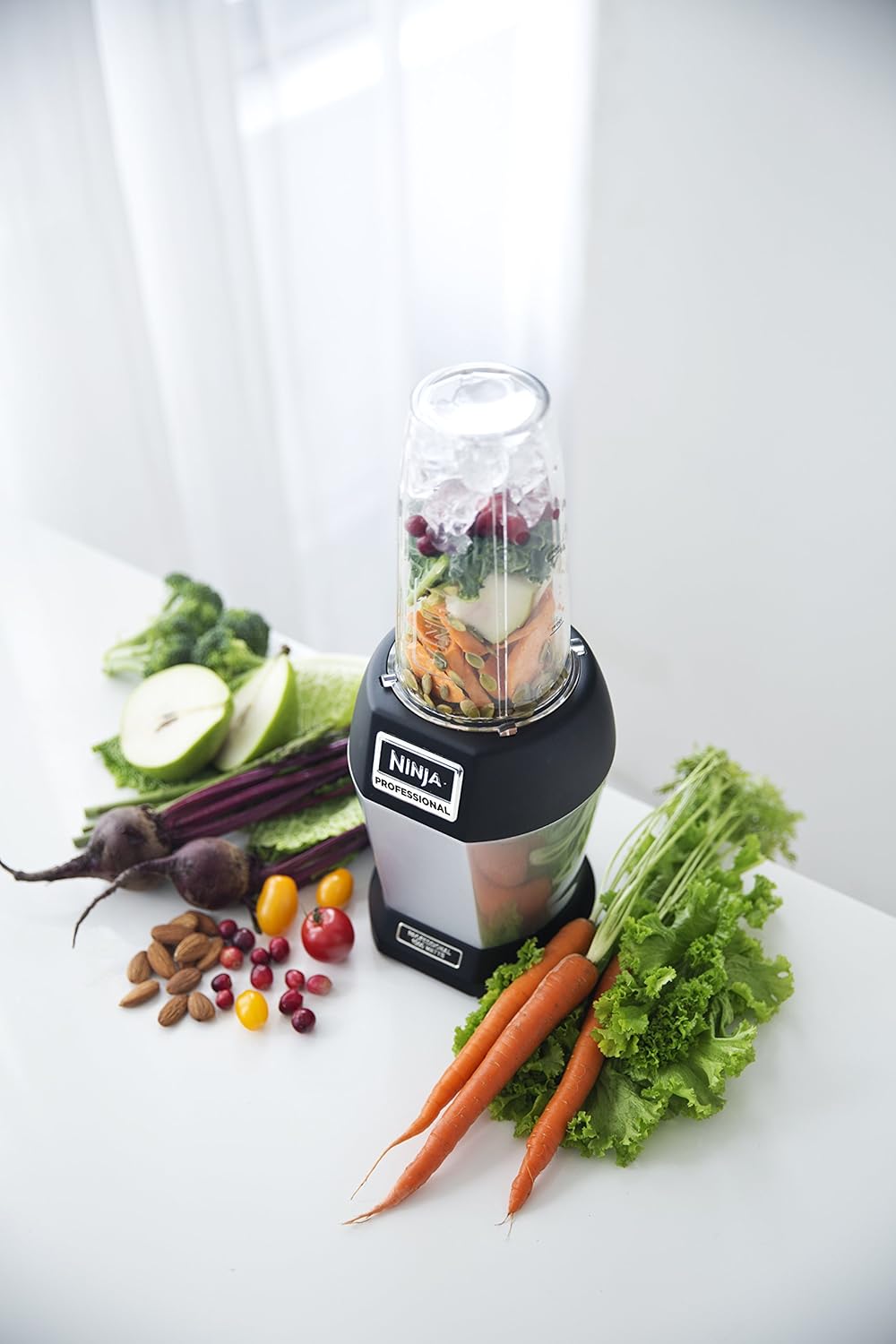 Compact Personal Blender with 18 Oz. and 24 Oz. To Go Cups H9931