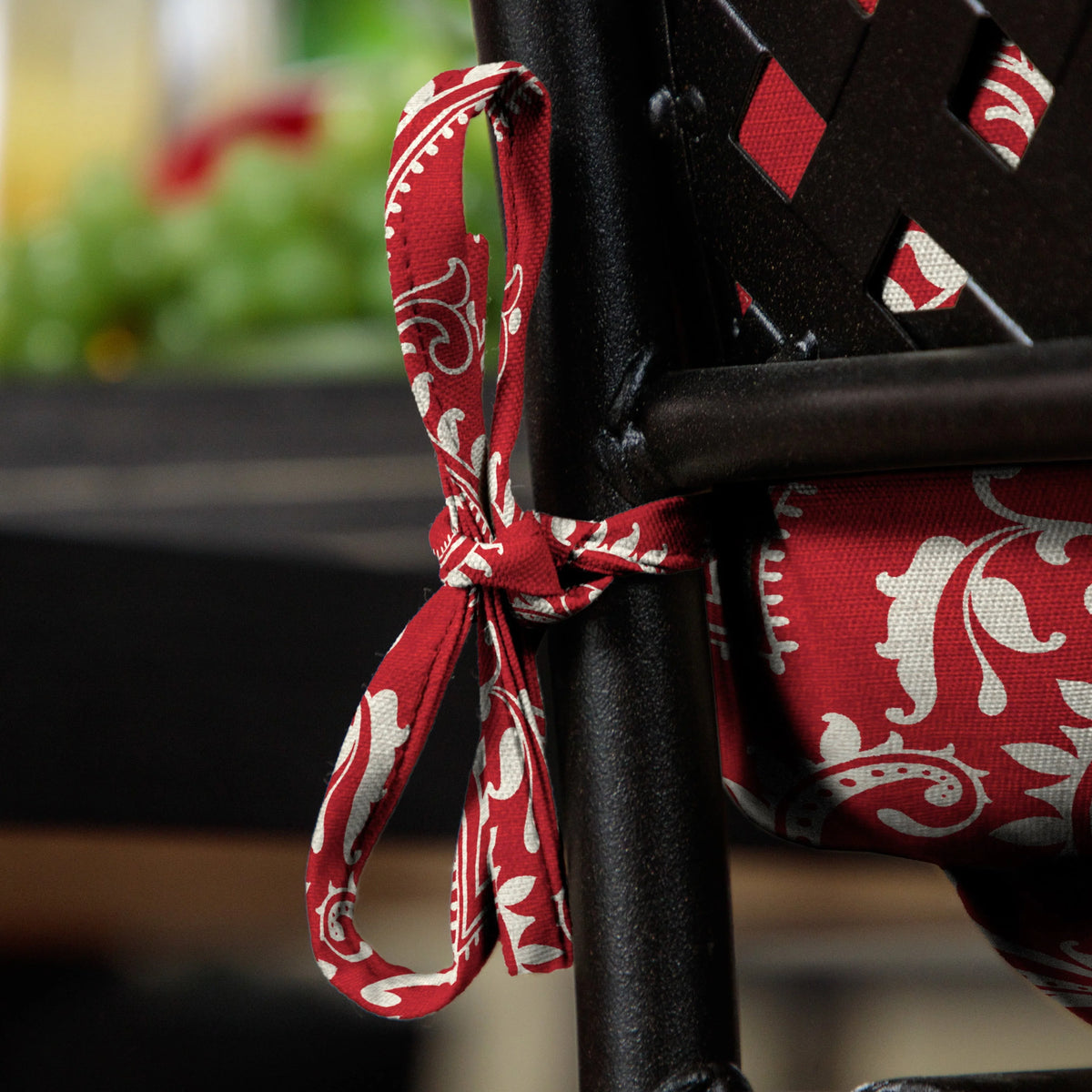 Red Medallion Rectangle Patio Chair Cushion C59158