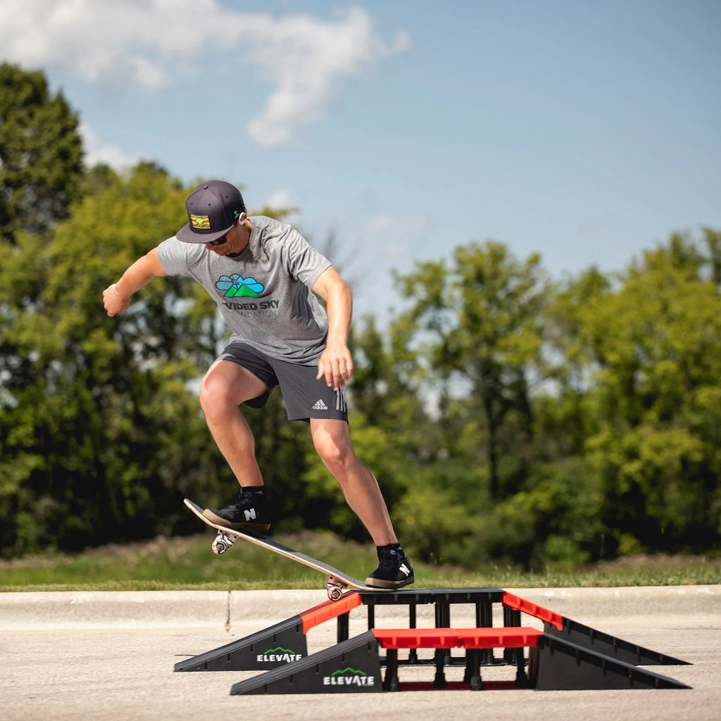Mini Skateboard Ramp Set with Slopes E60936