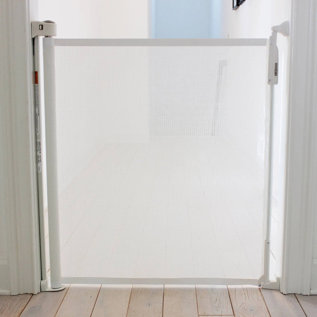 White Retractable Safety Gate, 26.5 inch-55 inch Y2526