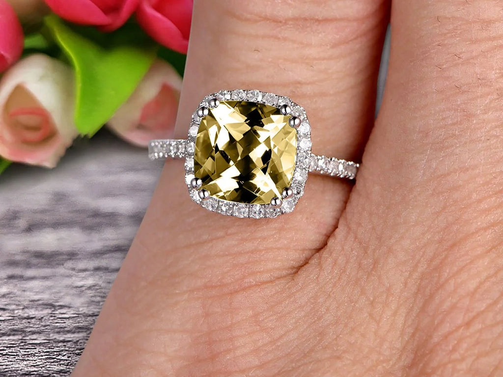 10k White Gold Halo Engagement Ring I58585