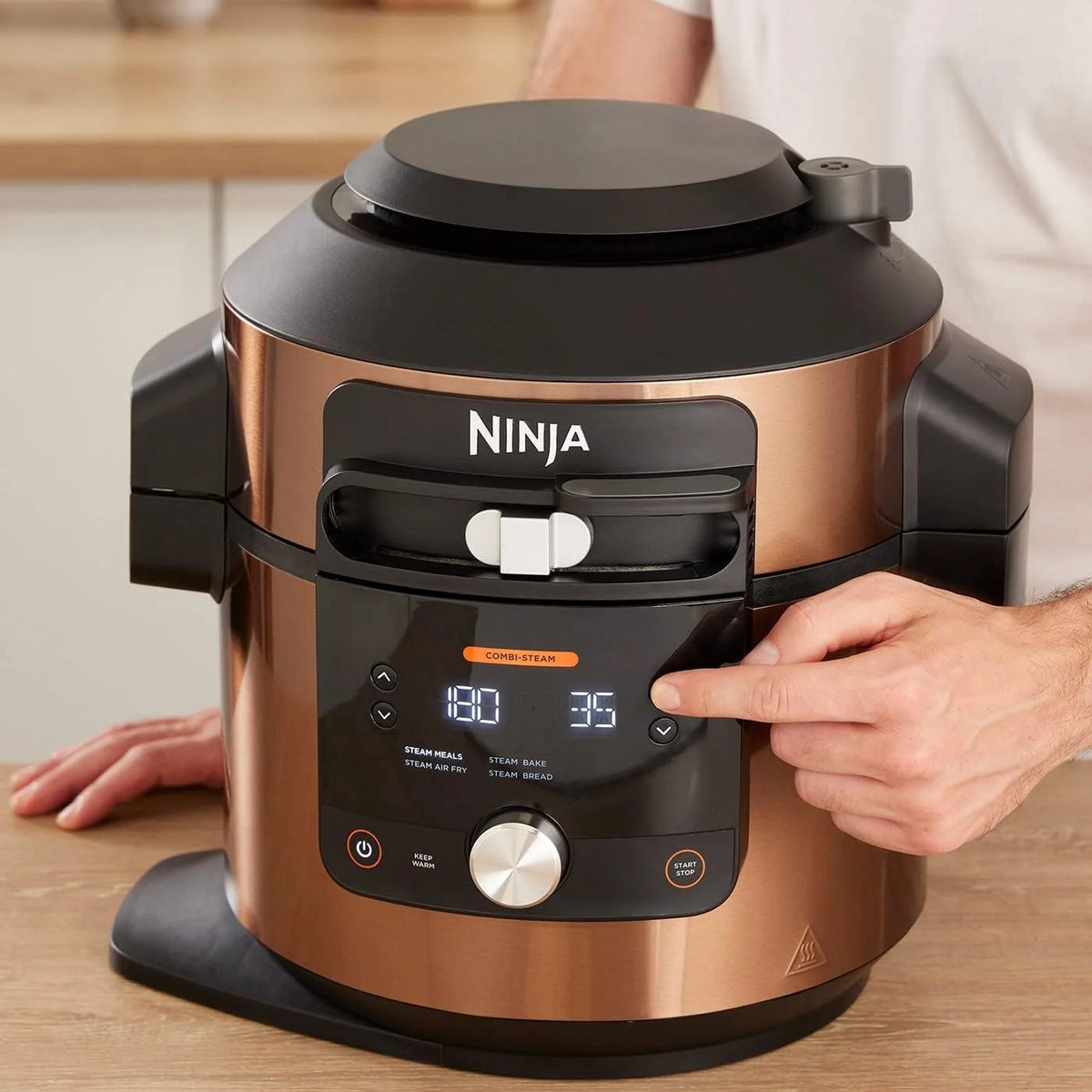 Restored Ninja 8 Qt. Pressure Cooker Steam Fryer with 5 Qt. Crisp Basket J6669